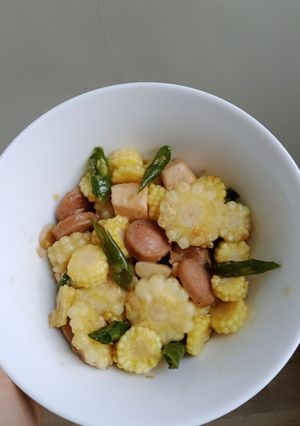 Foto resep Oseng Putren, Sosis & Tahu Putih Cabe Ijo (Masak 15 Menit)