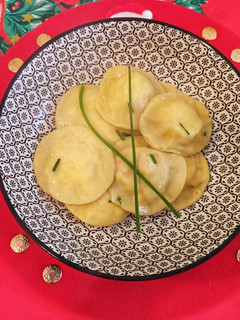 Foto di RAVIOLI RIPIENI DI SALMONE E RICOTTA