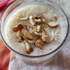 A picture of Apple banana dryfruits shake.
