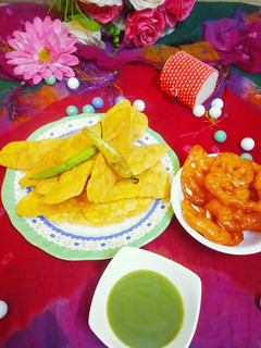 फाफड़ा, जलेबी (Fafda Jalebi recipe in Hindi) रेसिपी मुख्य फोटो