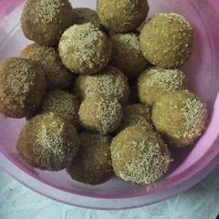 A picture of Aate ke ladoo #ladoo.