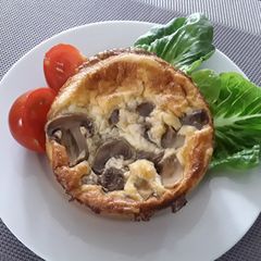 Sig's Mushroom and Ham Quiche A picture of Sig's Mushroom and Ham Quiche.
