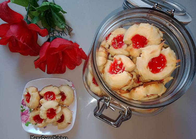 Bagaimana Membuat Crunchy Strawberry Cheese Thumbprint Cookies, Lezat Sekali