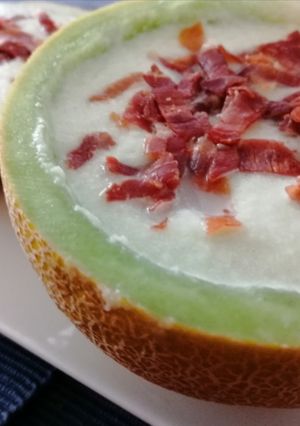 Foto principal de Sopa fría de melón con crujiente de jamón en Moulinex Cuisine
