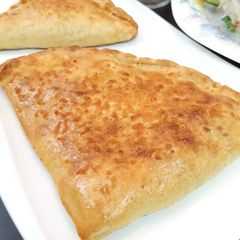 A picture of Calzones.