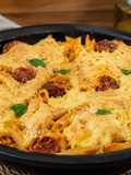 Macarrones con chorizo gratinados
