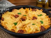 Una foto de macarrón gratinados
