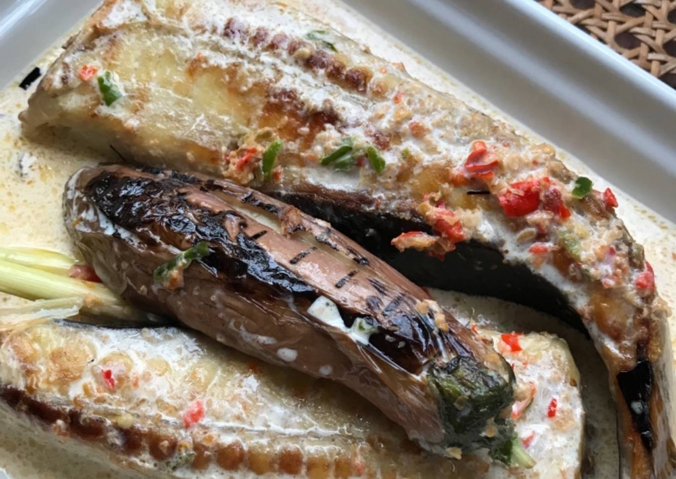 Resepi Pecal Ikan Pari dan Terung Bakar yang Boleh Manjain Lidah dan Ringkas