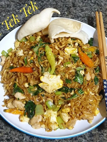 Langkah Gampang Membikin Resep Mie Tek Tek yang Lezat Sekali Anti Ribet, Uenak Banget