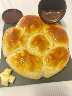 Una foto de Bollos o brioches rellenos de chocolate