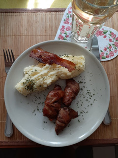 Baconba tekert csirkemáj recept fotója