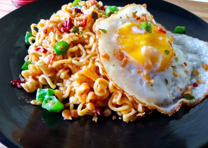 Resep Mie Goreng Telur Sedaaaaap oleh MoeQ - Cookpad