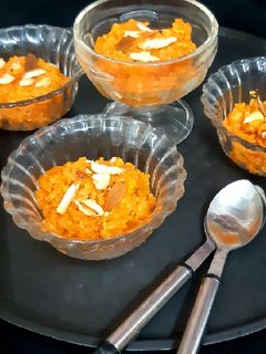 इंस्टेंट गाजर हलवा (Instant Gajar Halwa recipe in hindi) रेसिपी मुख्य फोटो