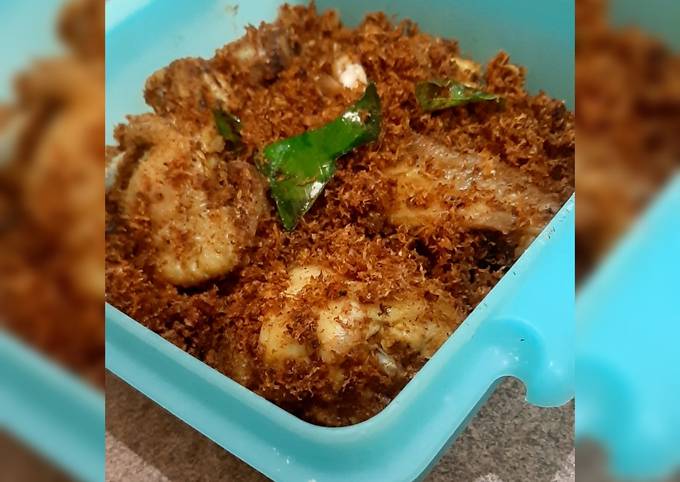 Ayam goreng serundeng