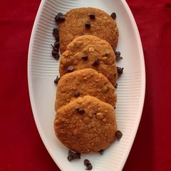 A picture of Oats- chocochips cookies.