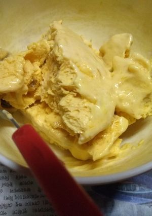 A picture of Mango ice-cream.