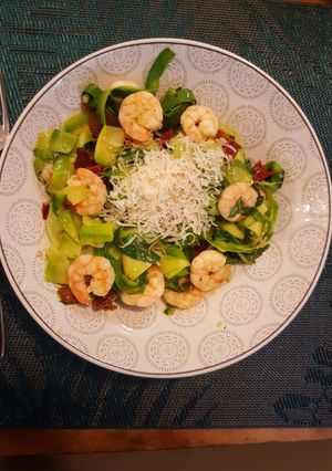 Une photo de Tagliatelles de courgettes et crevettes