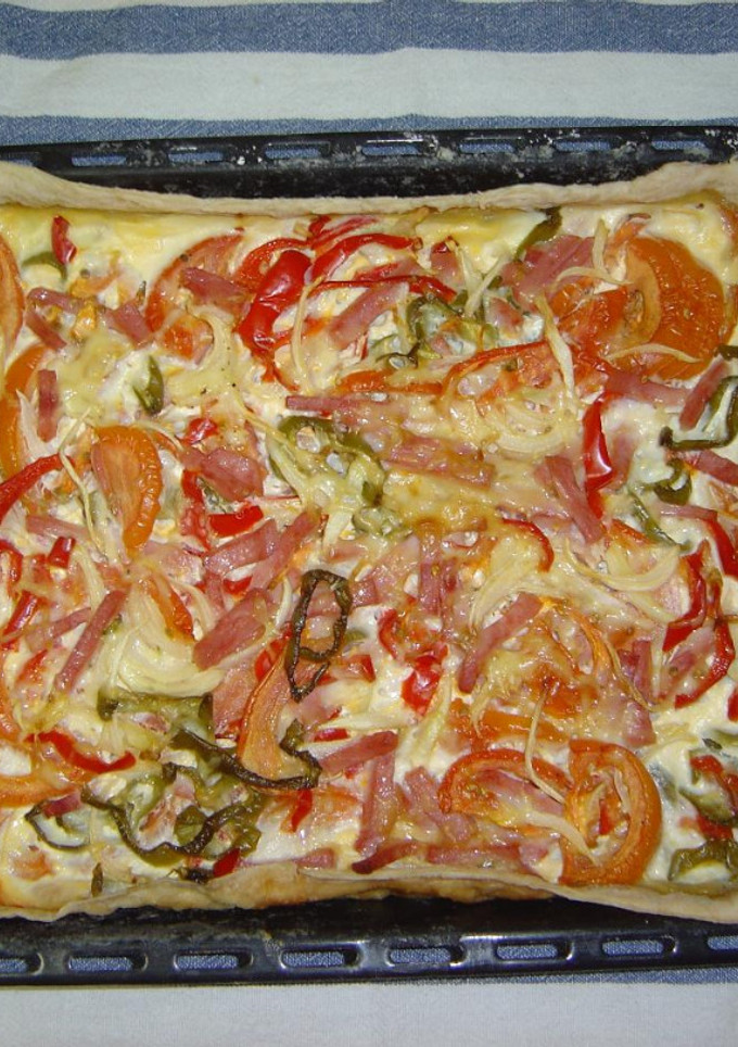 Una foto de Quiche de verduras con sopa de fideos