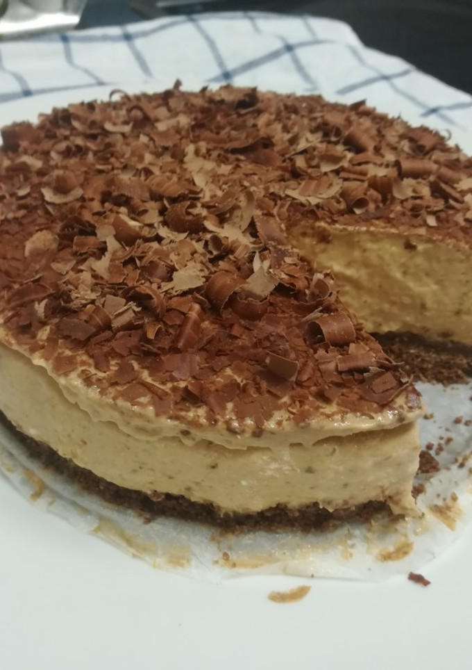 Una foto de Cheesecake de plátano y dulce de leche🍌🍫