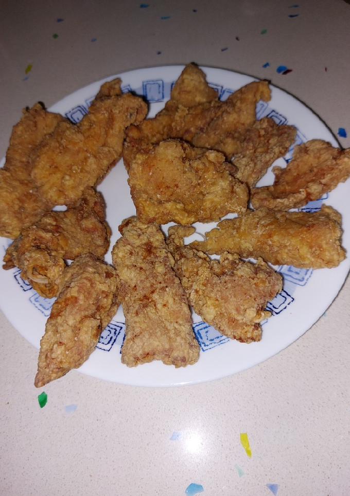 Una foto de Tiras pollo crujiente a lo KFC
