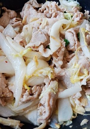 Hình của món Thịt xào dấm cải trắng.