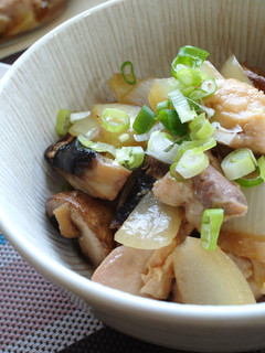 【家常菜】野菇蒸雞(電鍋料理) 的食譜成品照片