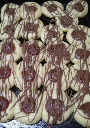 Una foto de Pepas de membrillo y bañadas en chocolate