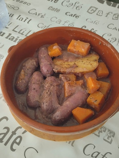 Una foto de Longanizas en su salsa