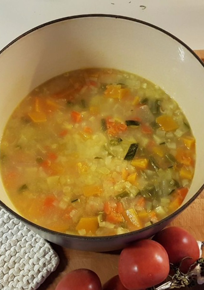 Una foto de Sopa verduras (aprovecho restos)