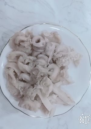 Hình của món Lòng luộc.