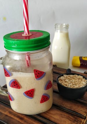 ওটস বানানা স্মুদি(oats banana smoothy recipe in Bengali) রেসিপির প্রধান ছবি
