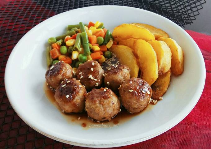 Bola - bola Daging dengan Saus Yakiniku