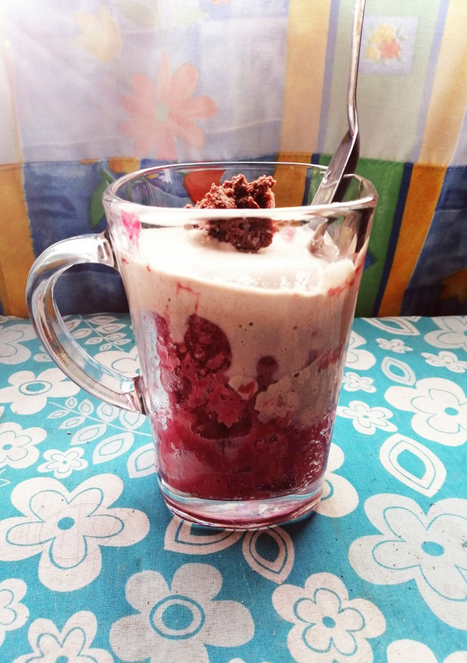 Una foto de Mug cake red velvet