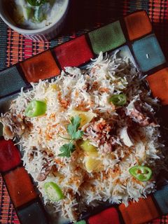 A picture of Mutton yakhni pulao.