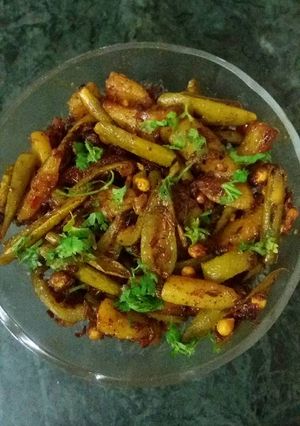 A picture of Sukhi aloo parwal sabji.