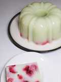 Puding susu stroberi