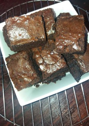Foto resep Chewwy Shinny Crust Brownies