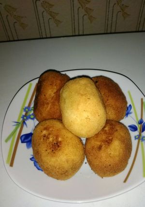 Una foto de Buñuelos rellenos tricarne