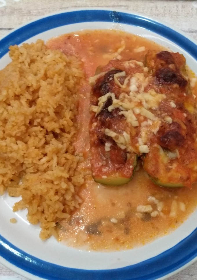 Una foto de Calabacitas horneadas, rellenas de tocino y jamón
