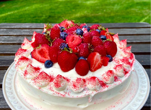 A picture of Strawberry Cake with Cream Cheese Frosting 🎂.