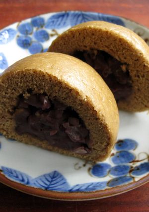 A picture of Steamed Azuki Stuffed Muscovado Cakes.