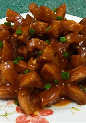 Hình của món Xúc xích sốt cay.