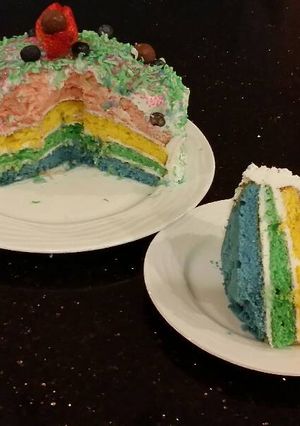 A picture of Vanilla Layer Cake with Whipped White Chocolate Filling and Fros.