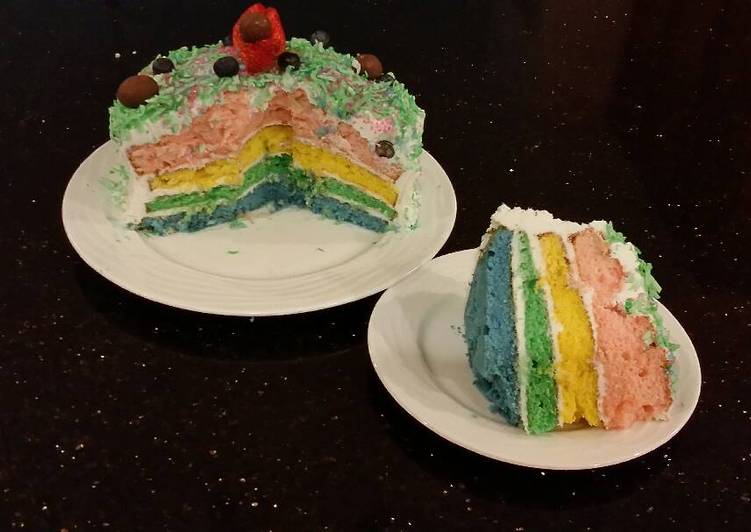 Vanilla Layer Cake with Whipped White Chocolate Filling and Fros Vanilla Layer Cake with Whipped White Chocolate Filling and Fros