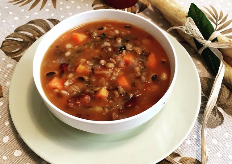 Zuppa di legumi e cereali