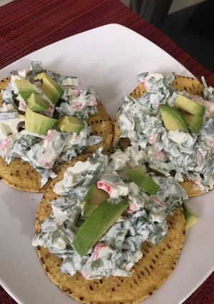 Una foto de Ensalada de surimi 🥗