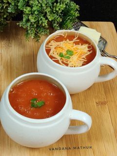 टमाटर सूप (Tomato Soup recipe in Hindi) रेसिपी मुख्य फोटो