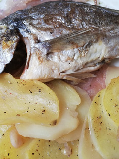 Una foto de Doradas encebolladas al horno