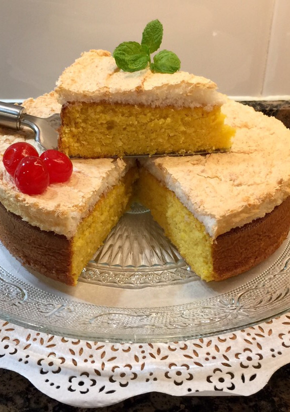 Una foto de Tarta de naranja con merengue de coco