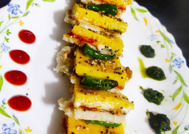 Cheesy Sandwich Dhokla